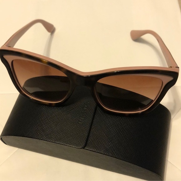 prada wayfarer